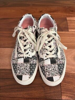 Vans Floral Patchwork Low-Top Sneakers in Black and Pink